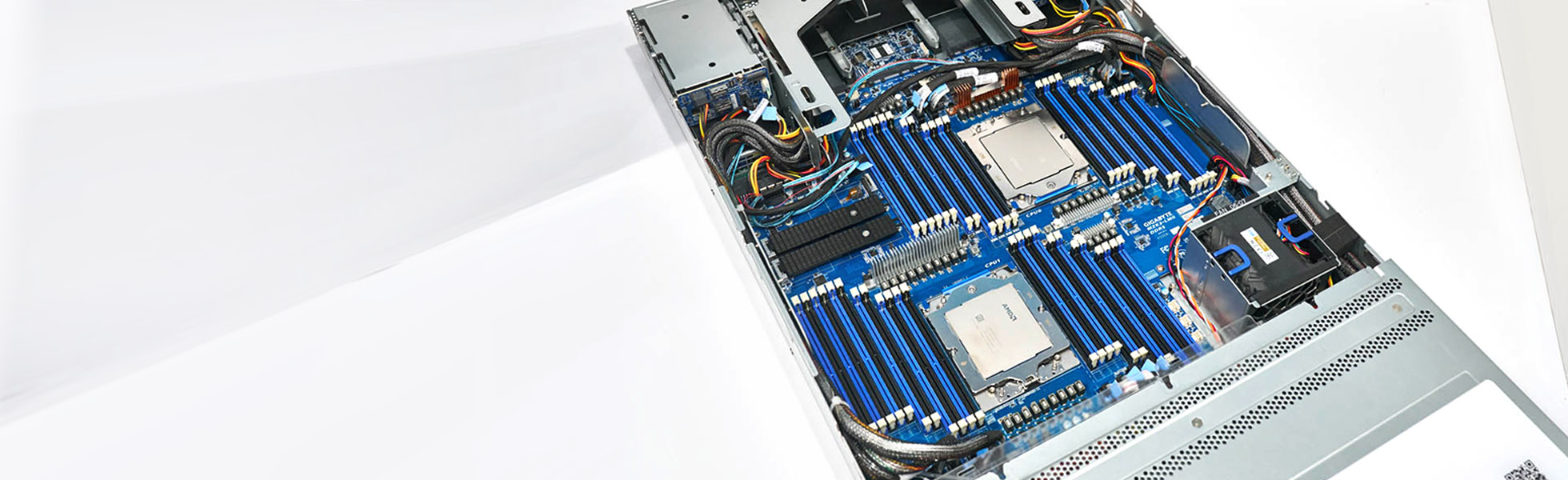 Новые серверы Gigabyte R283-ZK0 и R183-ZK0: высокоплотное размещение DDR5